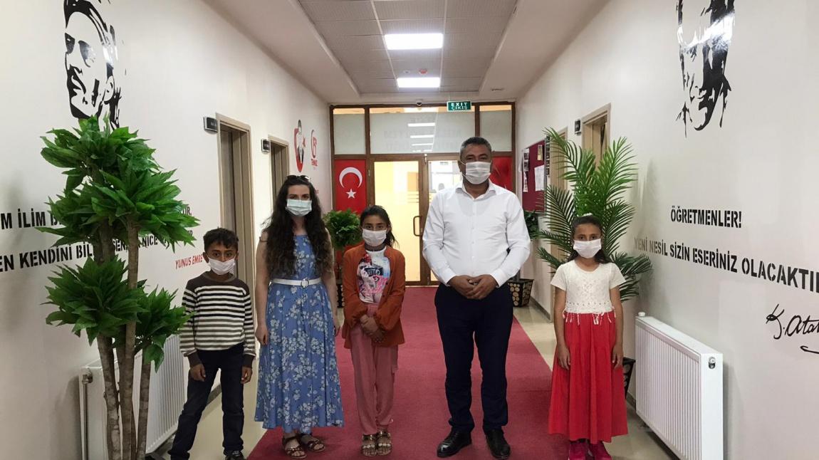 İlçe Milli Eğitim Müdürümüz Mehmet Şah AYDINER 4/ASınıfı Öğrencilerimiz Tarafından Ziyaret Edildi